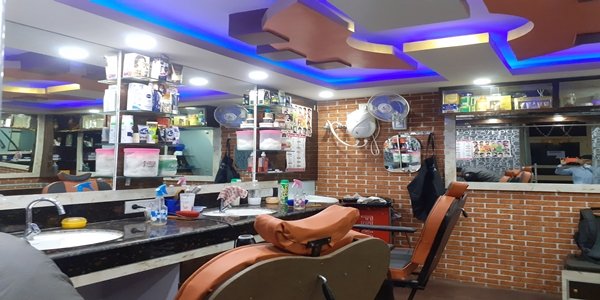 The Scissors The Complete Men Salon